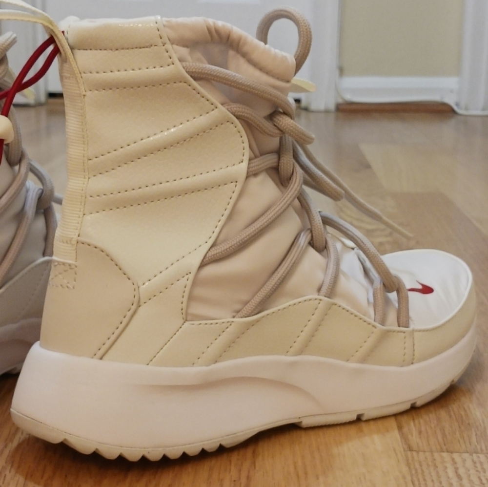 💎 HP 💎  Nike Tanjun High Rise Boots size 8 for Women - Picture 9 of 10